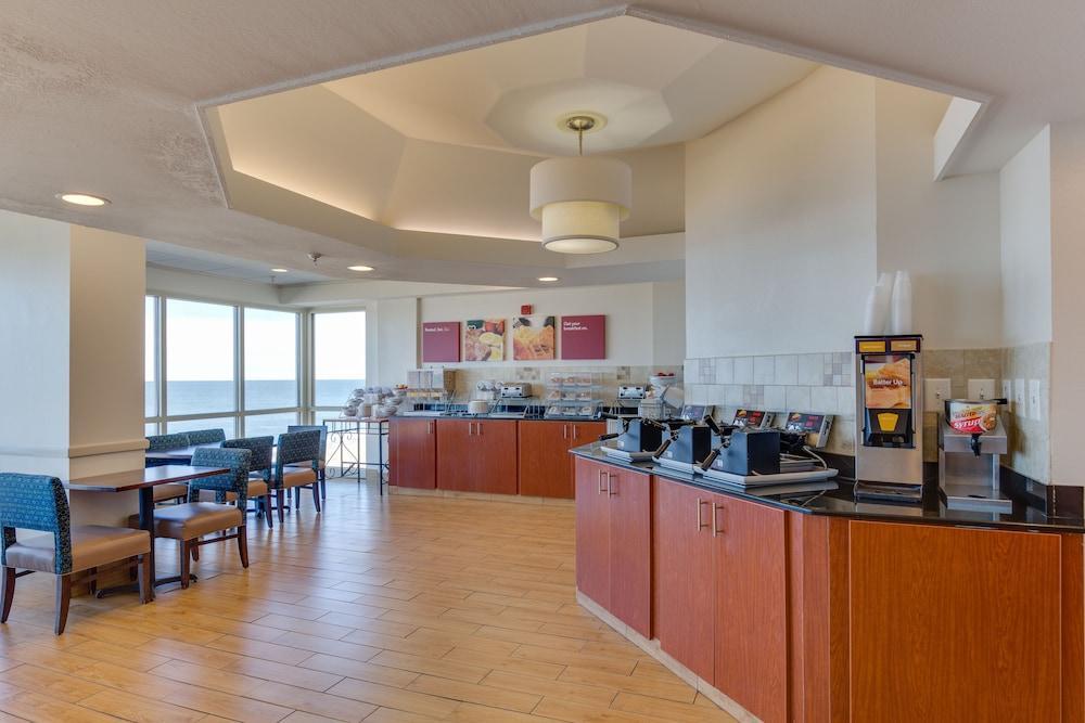 Comfort Suites Beachfront Virginia Beach Exterior photo