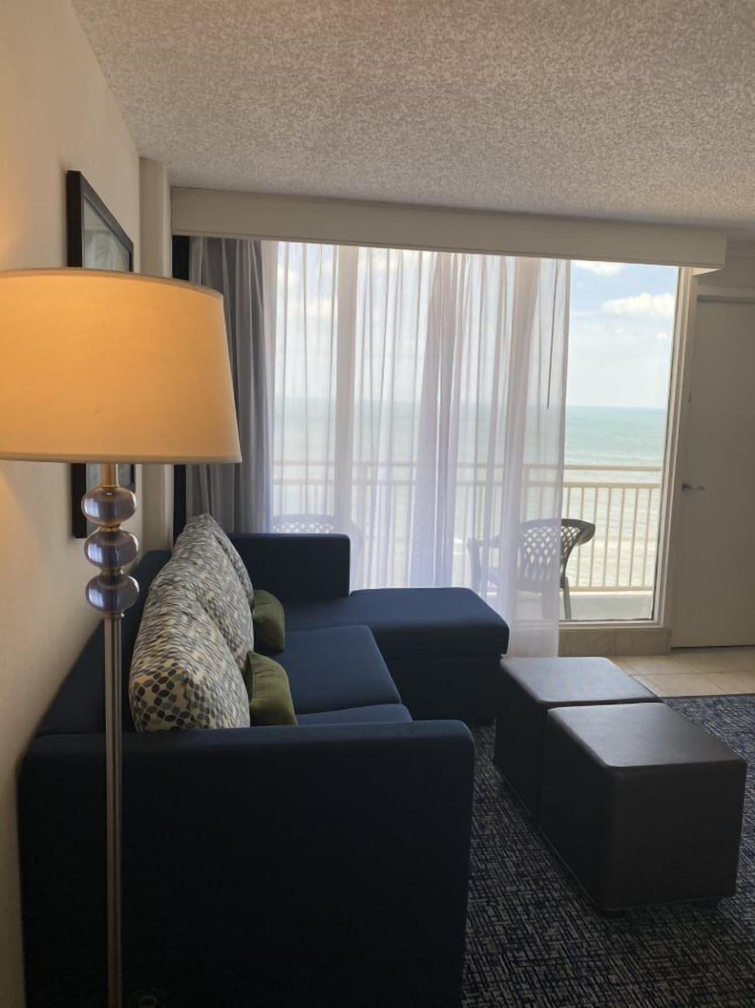 Comfort Suites Beachfront Virginia Beach Exterior photo