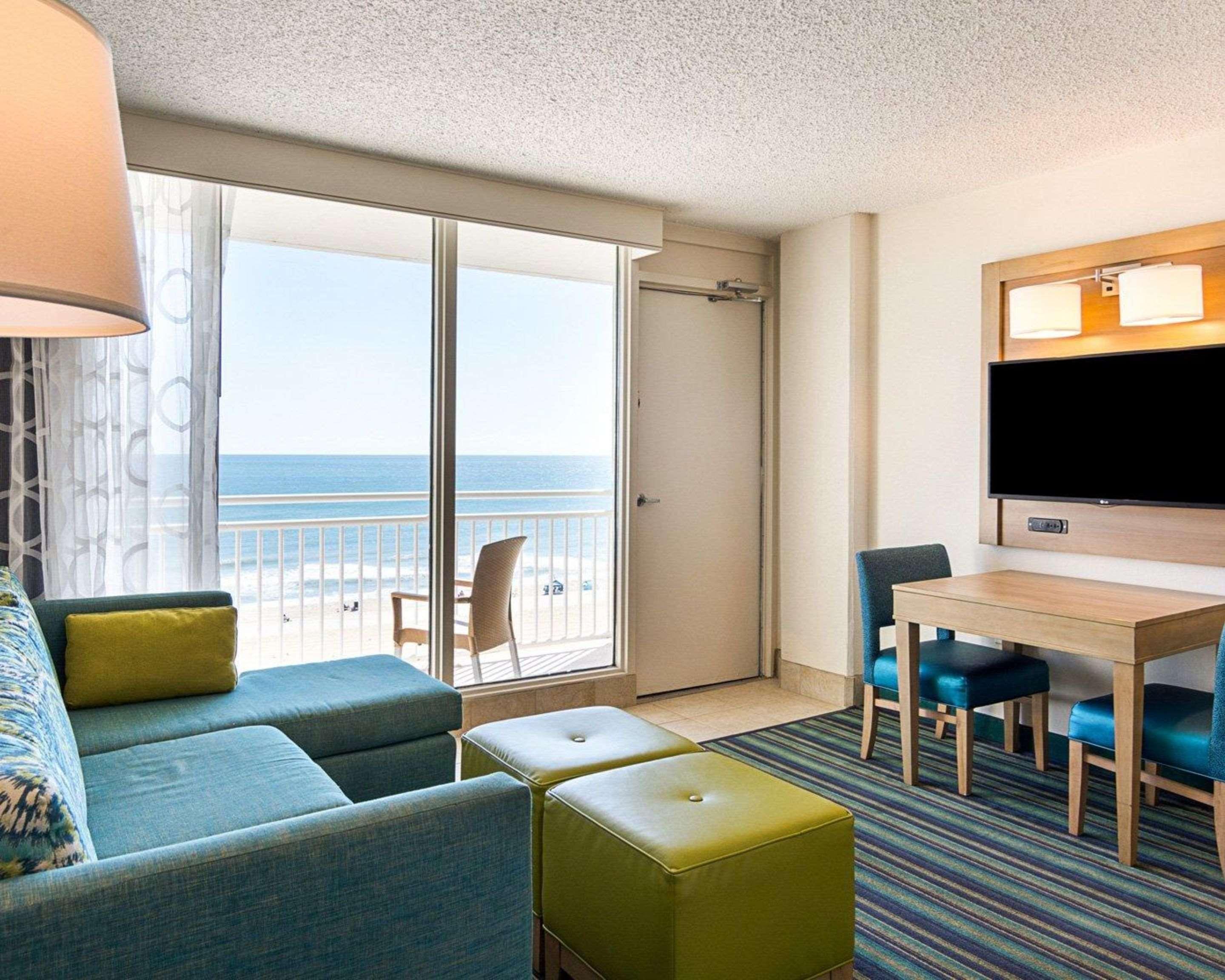 Comfort Suites Beachfront Virginia Beach Exterior photo