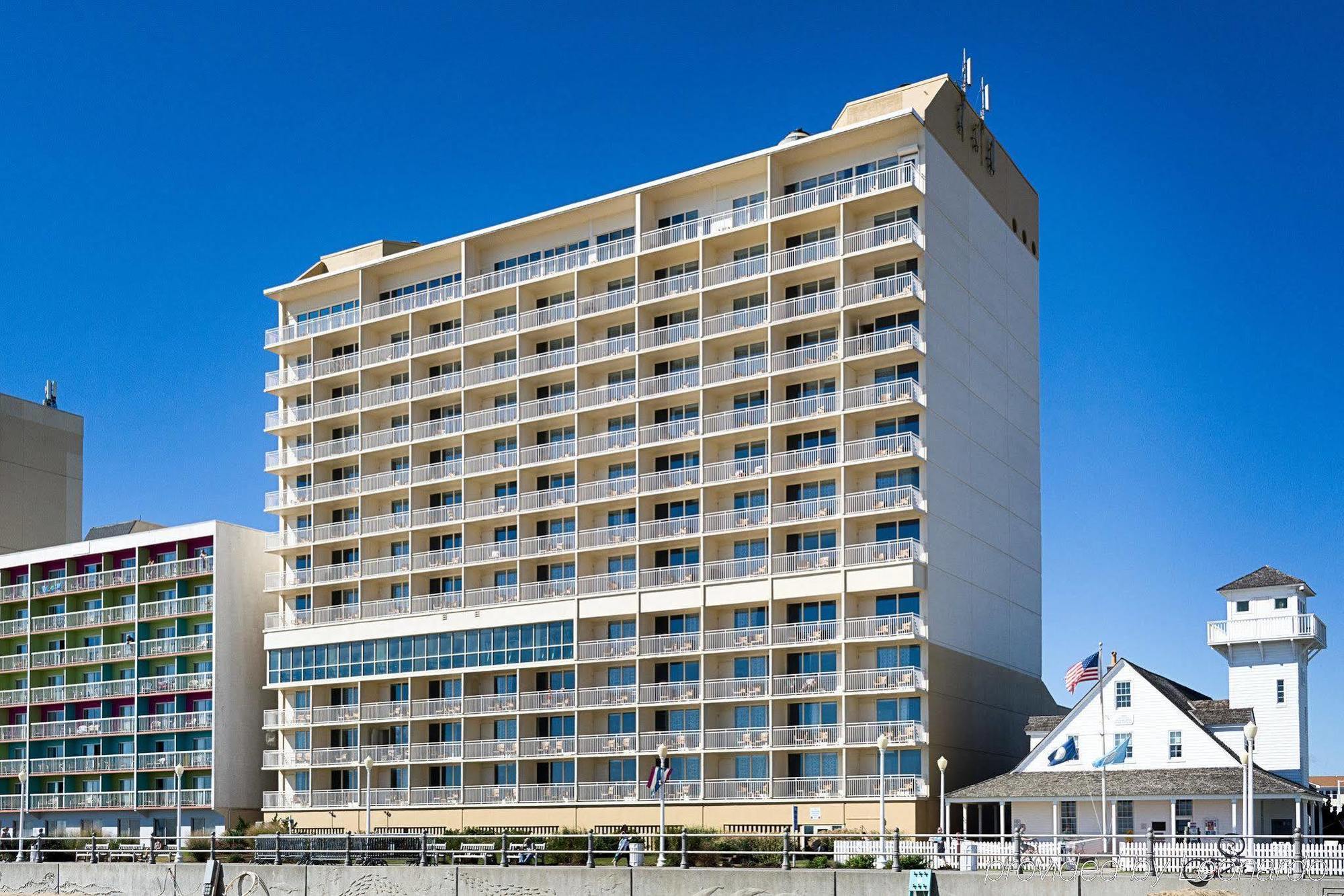 Comfort Suites Beachfront Virginia Beach Exterior photo