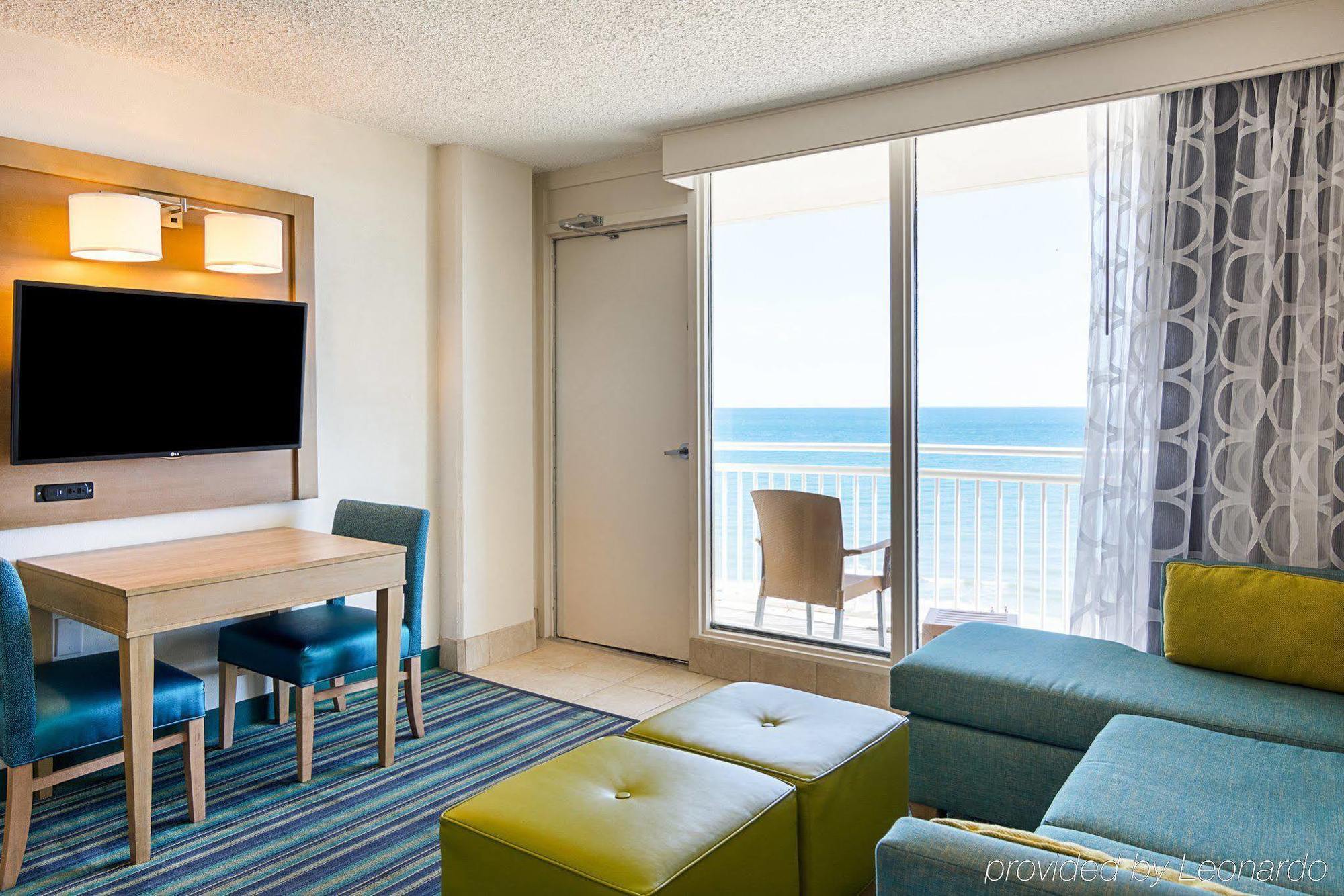 Comfort Suites Beachfront Virginia Beach Exterior photo